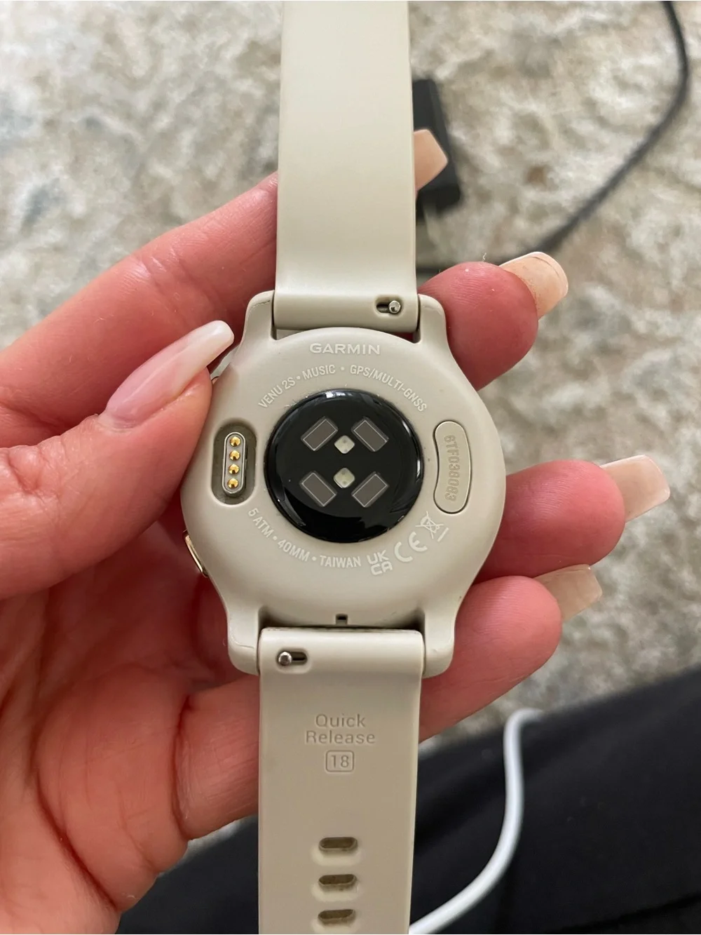 Garmin Venu 2S women’s Smartwatch - Light Sand Band with Light Gold Bezel 40mm